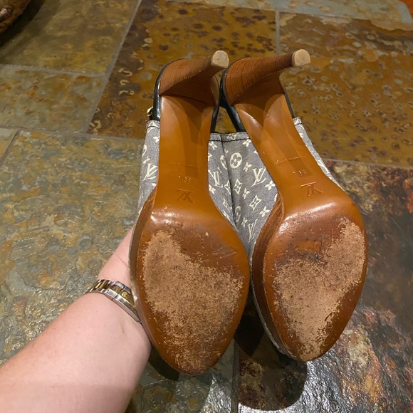 Louis Vuitton Monogram Heels - Picture 14 of 14
